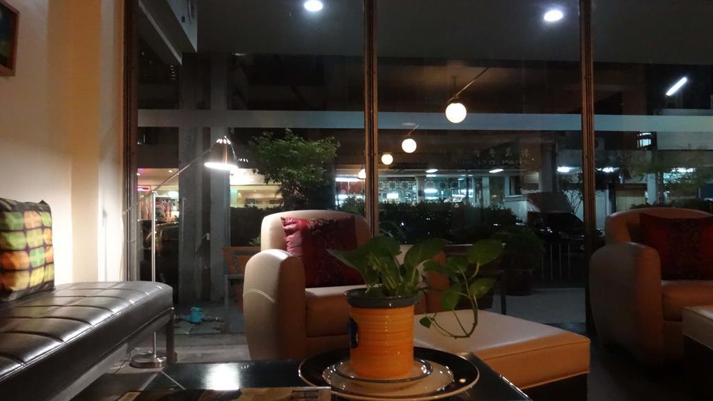 Mango Bedroom Inn Bangkok Extérieur photo